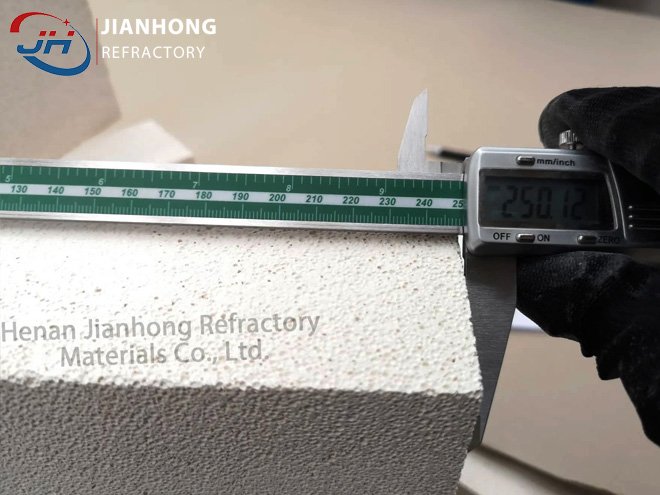 QC Dimensional Check of Mullite Insulation Brick JM26 (ASTM C155) with 250mm Custom Length