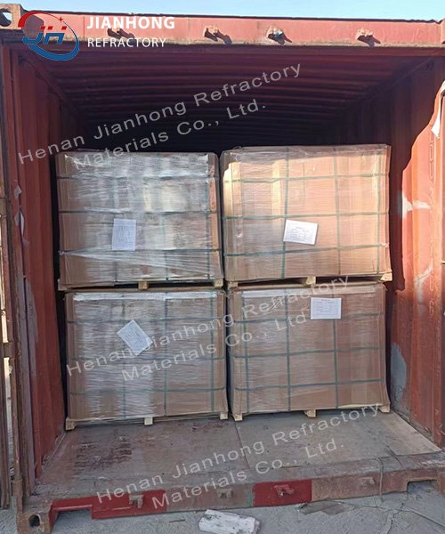 Seaworthy Export Packing of High Alumina Runner Bricks on ISPM 15 Pallets for Container Shipment