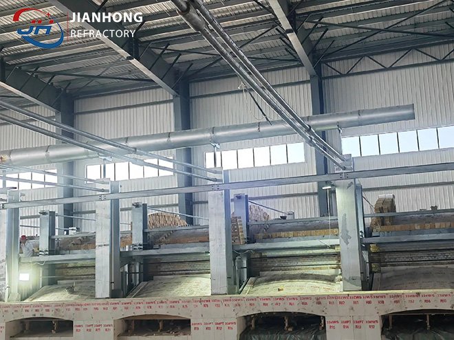 Silica Brick Refractory Masonry for Glass Melting Furnace Crown & Arch Construction (SiO2 ≥ 96%)